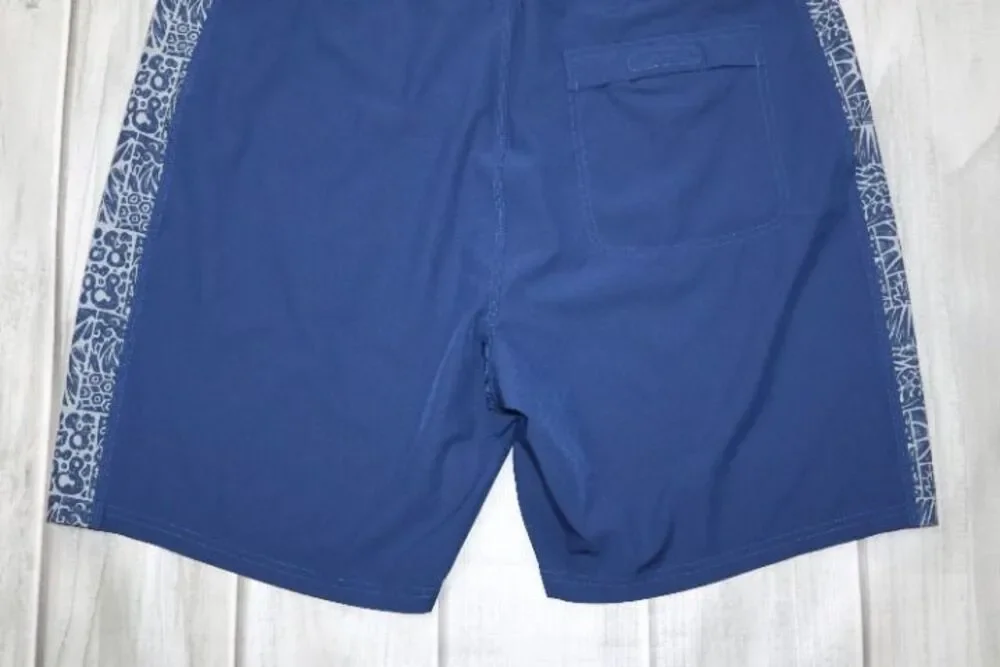 Costa Del Mar Men's Navy Blue Boom Lightweight Stretch 8